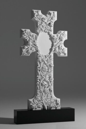 Резной памятник 121